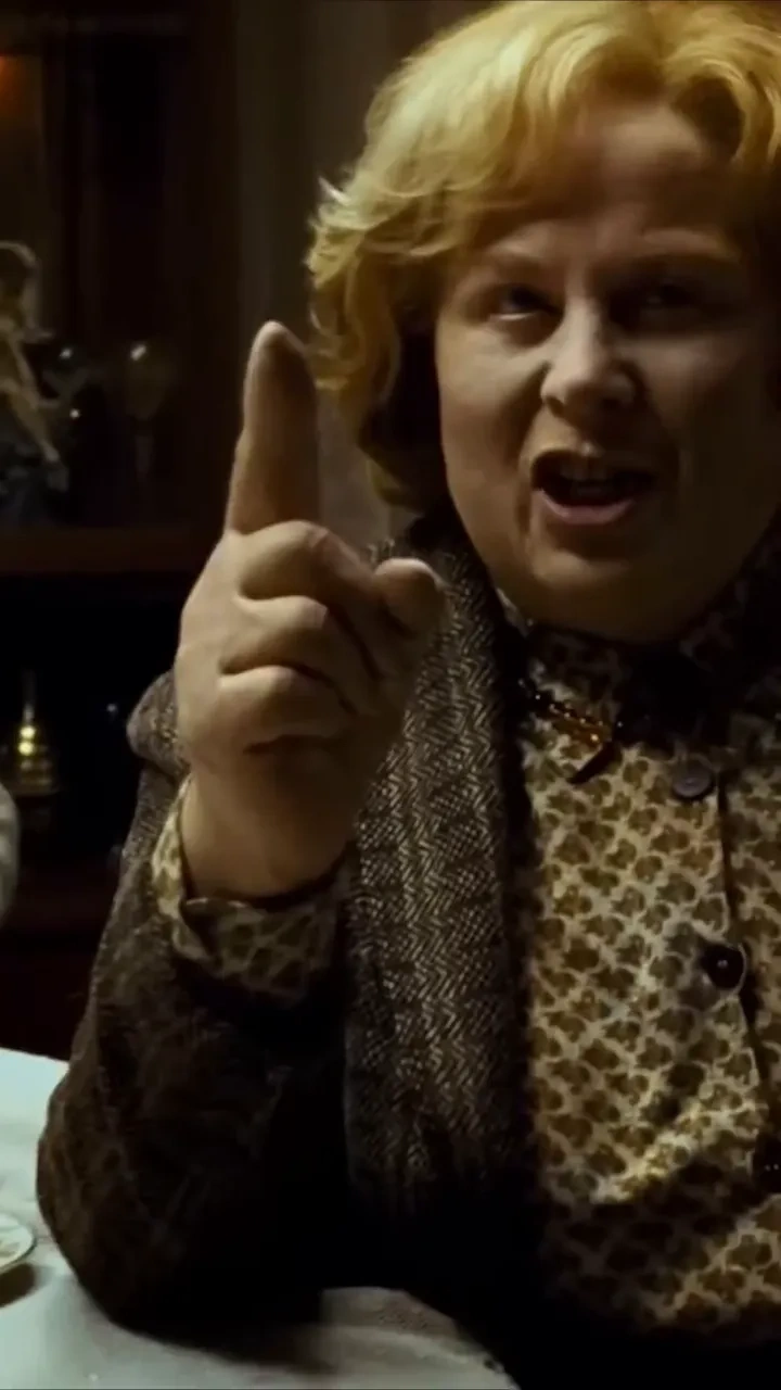 Aunt marge: real inflation: 

Aunt Marge's inflation was real on set—prosthetics, suits, and wires.

