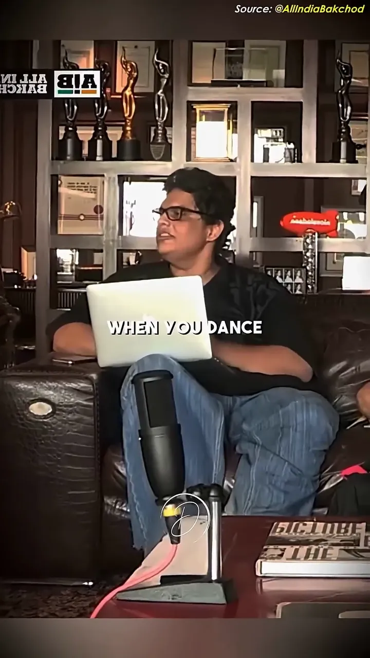 Srk's wild wedding moment: 

Shah Rukh Khan's wild wedding moment—unseen and funny.

#SRK #ShahRukhK