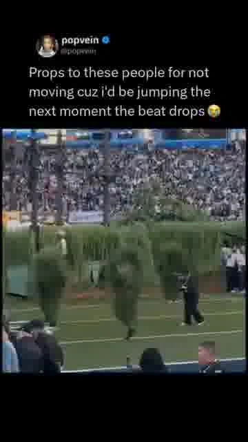 The trees stayed still: 

Everyone held their pose while Bad Bunny's beat was about to drop 😭

#BadB