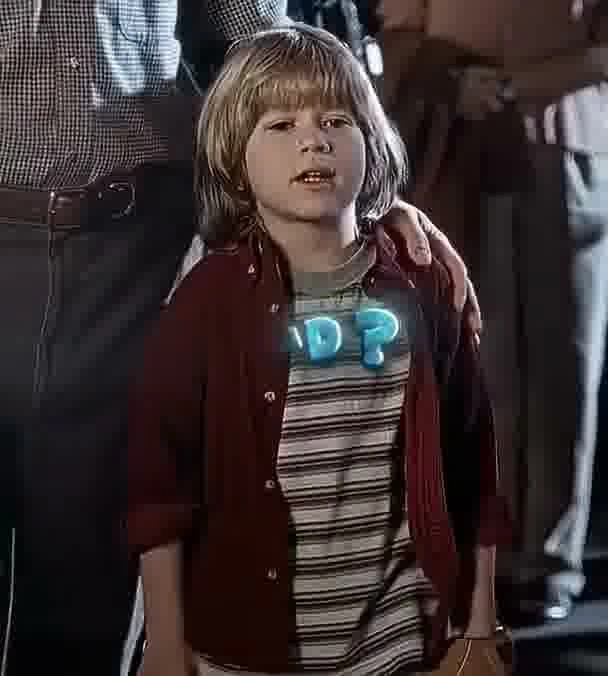 Jim carrey’s sweetest moment: 

A slowed edit of Fletcher sharing an emotional moment with Max in Li