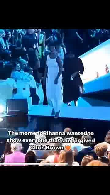 Rihanna’s forgiveness moment: 

A complicated pop culture moment that still gets people talking.

#R