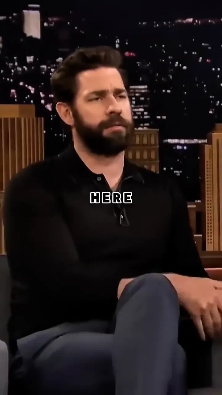 Krasinski's airport laughs: 

John Krasinski's airport moment had everyone laughing.

#JohnKrasinski