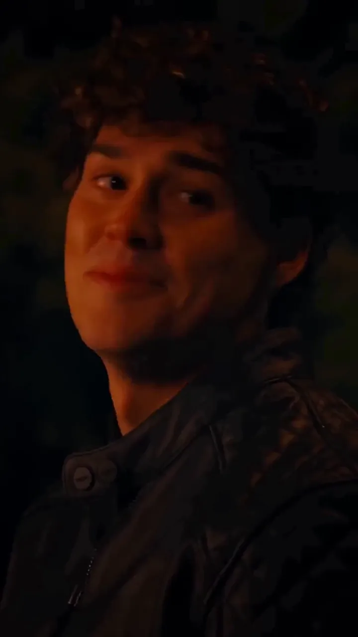 Try not to smile: 

These bloopers will crack you up—can you hold it in?

#TryNotToSmile #Bloopers #