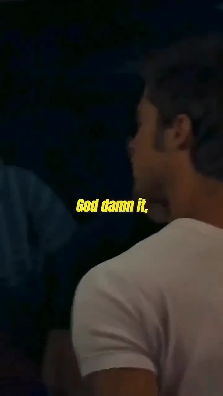 Brad pitt's fight club moment 

Brad Pitt drops a tense Fight Club moment in this clip.

#FightClub 