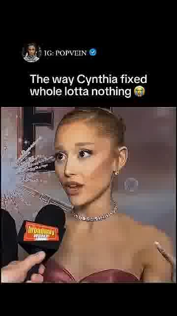 Necklace fix gone wrong: 

Cynthia tried to help Ariana, but the necklace had other plans 😭

#Ariana