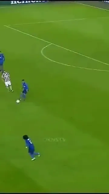 Legendary ronaldo goal 

Ronaldo nails a jaw-dropping acrobatic goal.

#Ronaldo #Soccer #Football