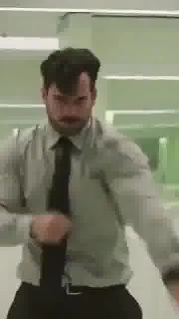 Cavill's arm reload explained: 

A quick breakdown of how Henry Cavill's arm reload from Mission: Im