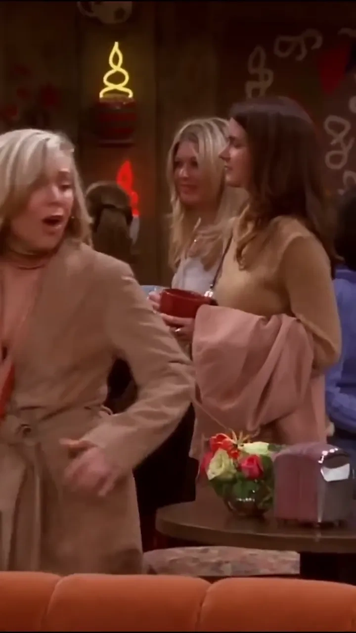 Nice pick, ross: 

Friends vibes with Ross in focus - stream on HBO Max.

#Friends #HBOmax #TVShow