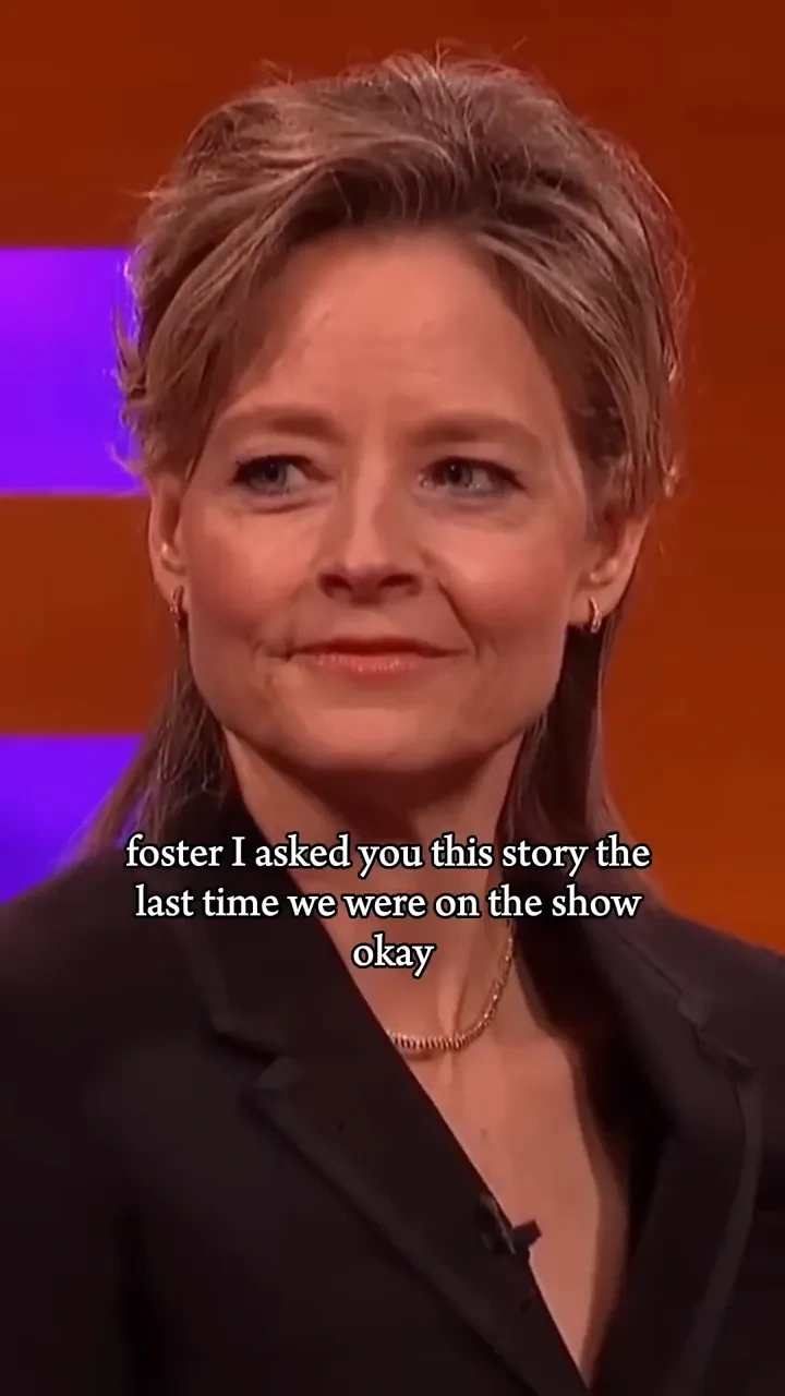 Lion snatches jodie foster: 

A wild moment on The Graham Norton Show with Jodie Foster.

#grahamnor